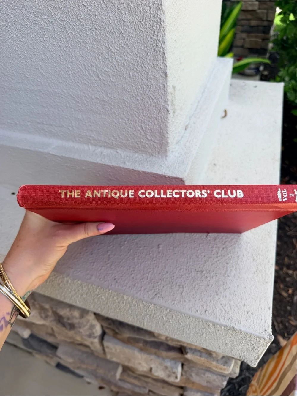 The Antique Collectors' Club Year-Book 1967-1968 - Red Hardcover
